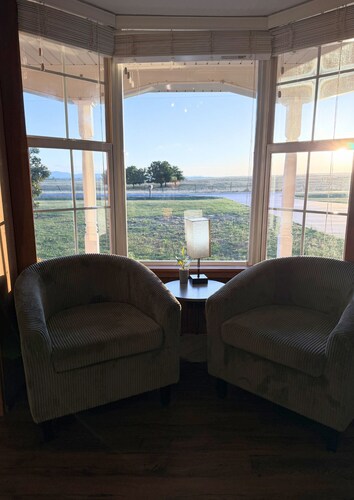 Country Retreat near Wichita Mtns, Fort Sill, Med. Park- Sleeps 8 - Pet Friendly