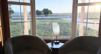 Country Retreat near Wichita Mtns, Fort Sill, Med. Park- Sleeps 8 - Pet Friendly