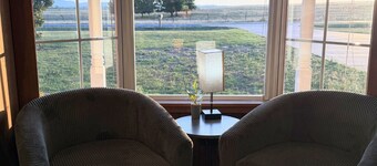 Country Retreat near Wichita Mtns, Fort Sill, Med. Park- Sleeps 8 - Pet Friendly