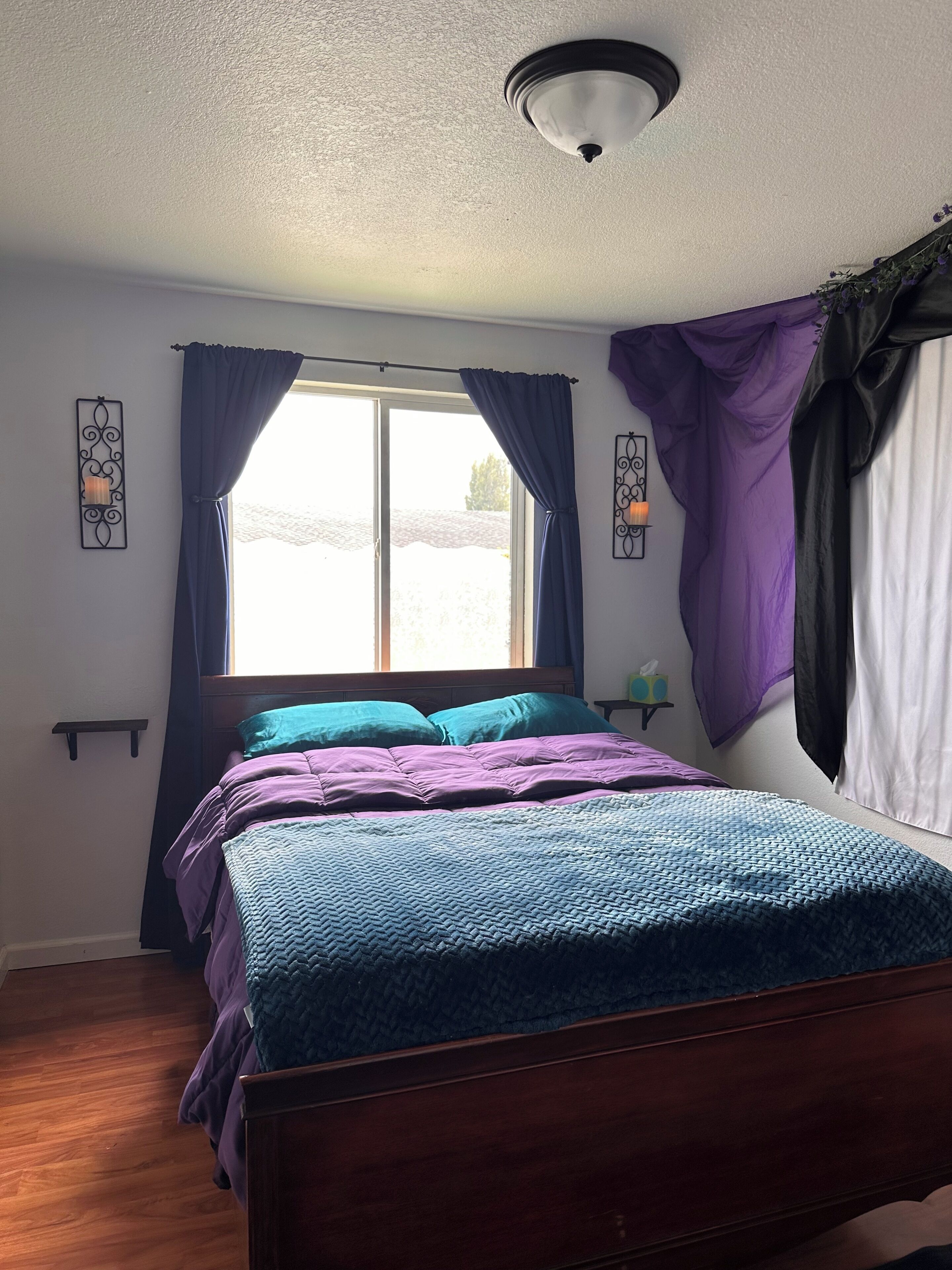 1 dormitorio, tabla de planchar con plancha, wifi y ropa de cama