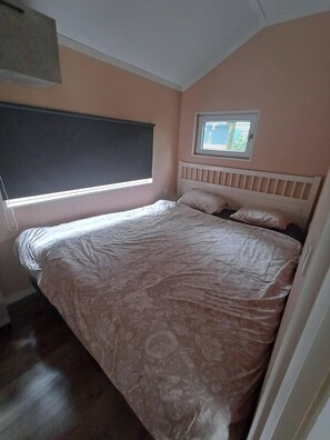 Wi-Fi de cortesia, roupa de cama