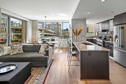Sophisticated Luxury Suite w/ Private Terrace