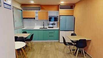 Dormitorio compartido básico | Cocina privada