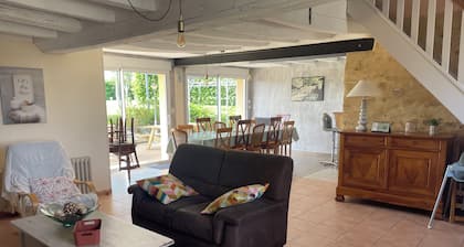 Country house with jacuzzi, sleeps 15