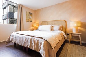 Ferros/tábuas de passar roupa, Wi-Fi, roupa de cama