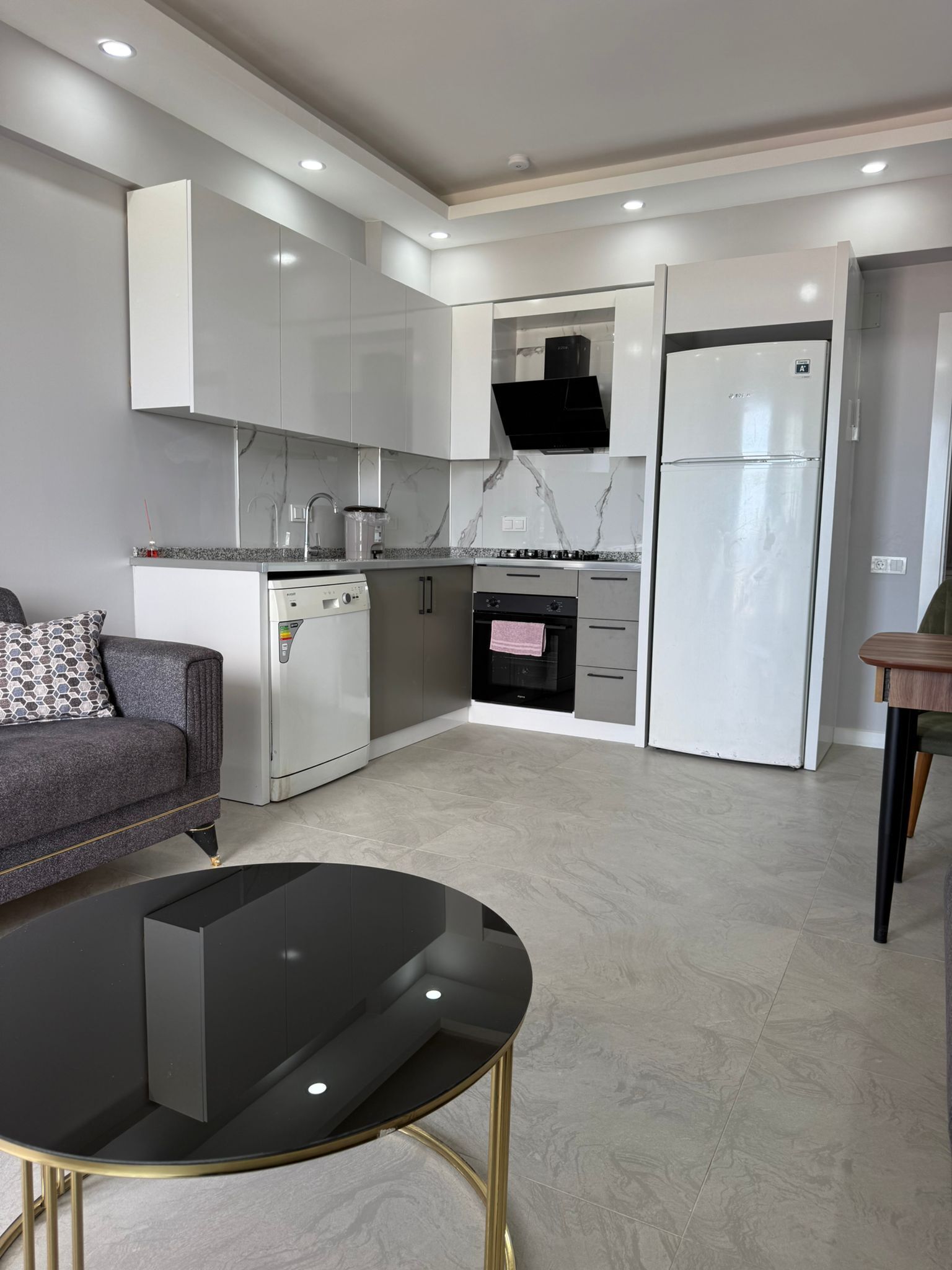 Classic Apartment, Balcony, City View | Interior