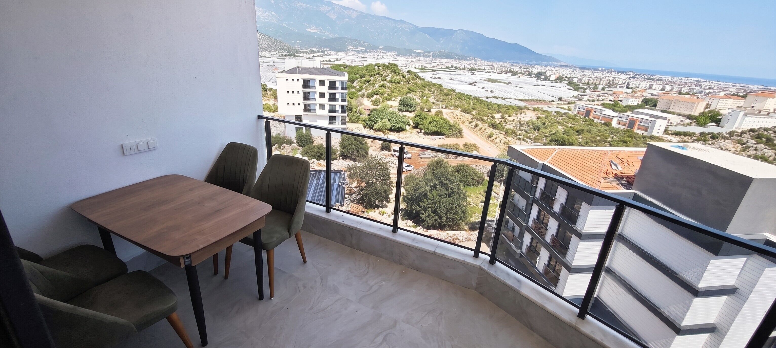Classic-Apartment, Balkon, Stadtblick | Speisen im Freien