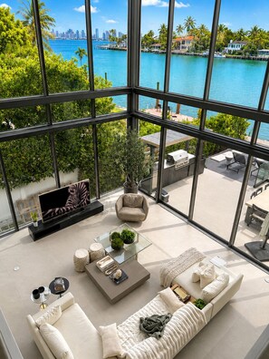 Living area - Ocean Bella Waterfront Estate – North Bay (North Bay Village)