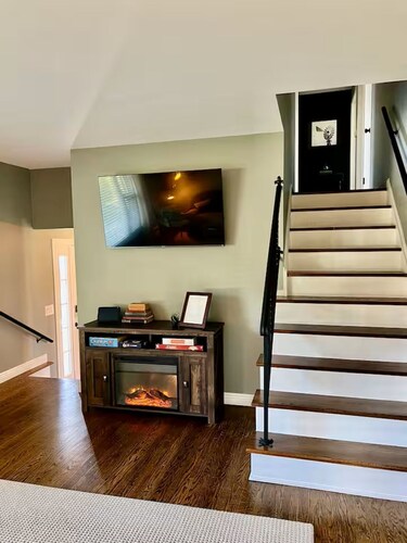 Newly renovated home w/ space to move inside & out