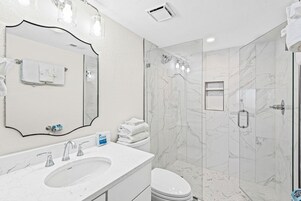 Condo, Multiple Beds (Sundunes 173) | Bathroom