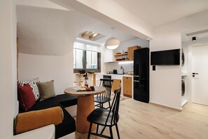 Luxury-Apartment, 2 Schlafzimmer | Wohnbereich