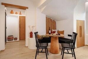 Luxury-Apartment, 2 Schlafzimmer | Speisen