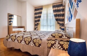 2 Schlafzimmer, Bügeleisen/Bügelbrett, kostenloses WLAN