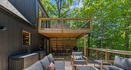 Black Bear Cabin. Luxury 2bed/2 bath, 13 miles to Eureka Springs on Table Rock.