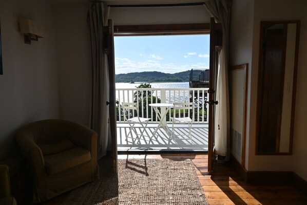 Standard Room, Balcony, River View | Interior - Rhinecliff Hotel (Rhinecliff)