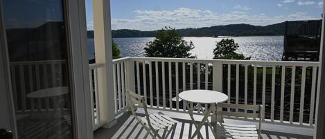 Standard Room, Balcony, River View | Outdoor dining