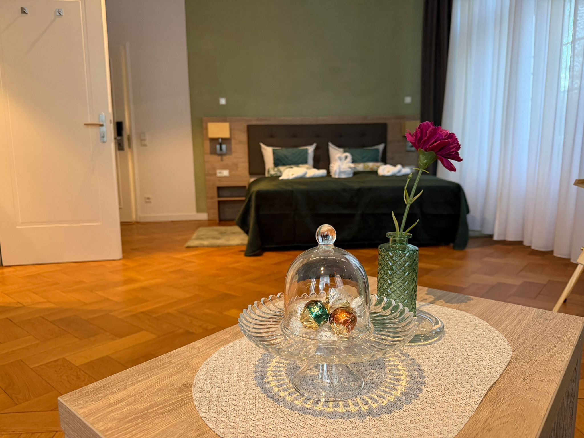 Deluxe Suite | Laptop workspace, free WiFi