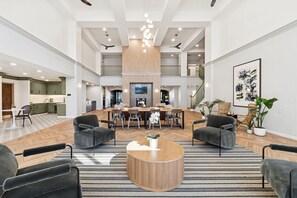 Interior - Lux Design District Mins to Dallas Market & UTSW (Dallas)