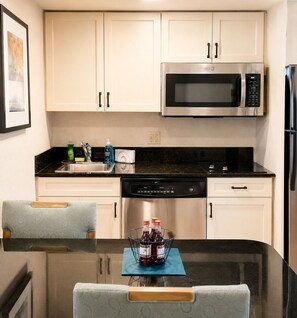 Private kitchen - Lux Design District Mins to Dallas Market & UTSW (Dallas)