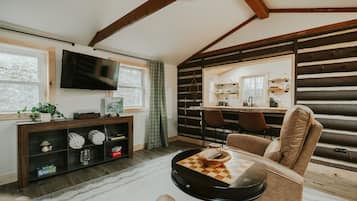 TV, fireplace, stereo