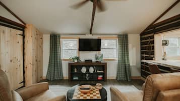 TV, fireplace, stereo