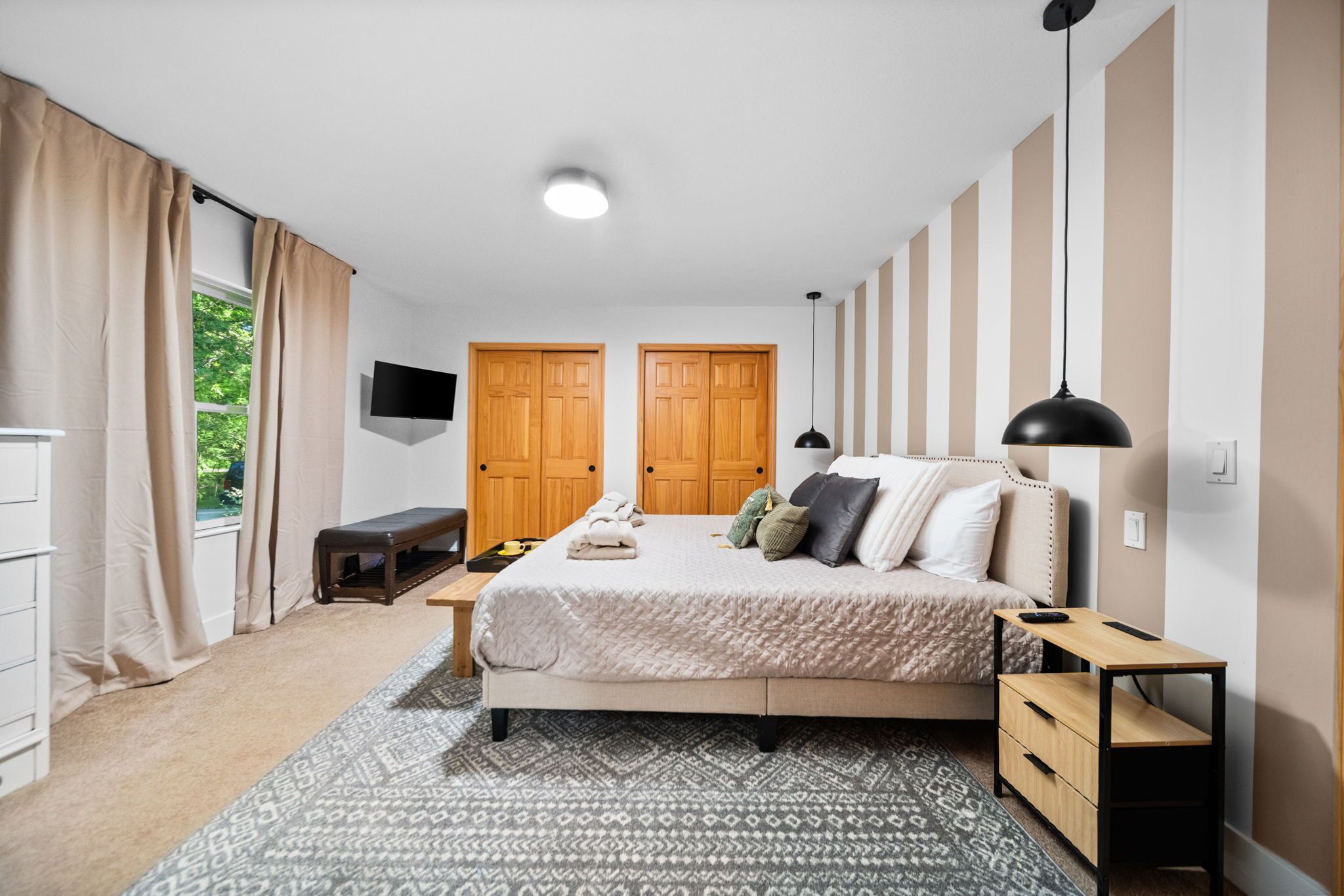 4 quartos, escrivaninha, Wi-Fi de cortesia, roupa de cama