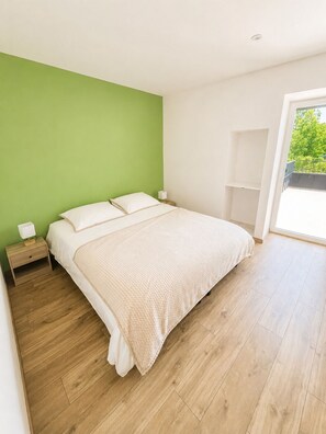 Iron/ironing board, WiFi, bed sheets - Vrbo Property (Saint-Jorioz)