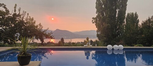 Naramata Vineyard . Saltwater Pool . Walk to Wineries