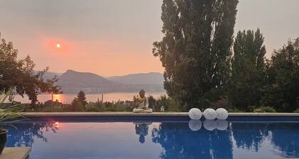 Naramata Vineyard . Saltwater Pool . Walk to Wineries