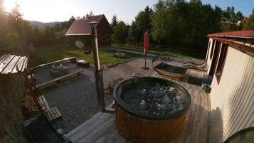 House (mountain view) | Outdoor spa tub