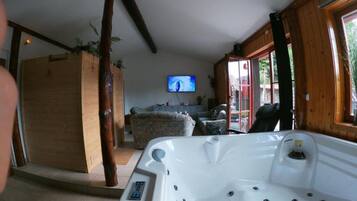 House (mountain view) | Indoor spa tub