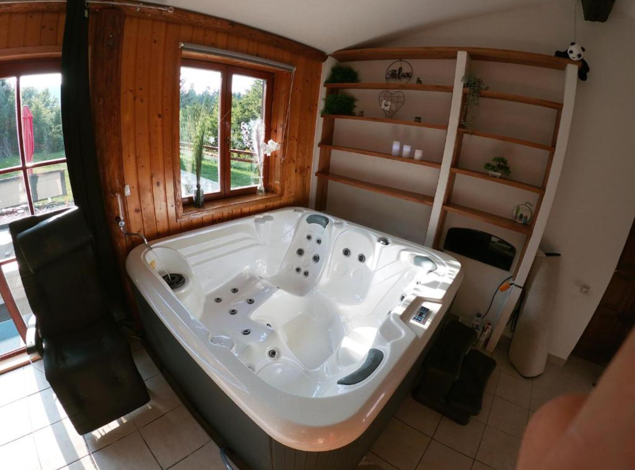 House (mountain view) | Indoor spa tub