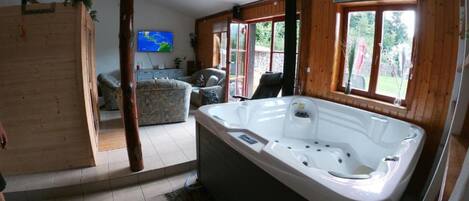 House (mountain view) | Indoor spa tub