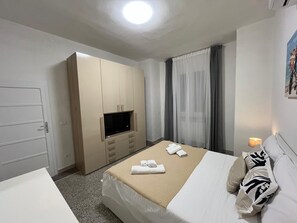 Iron/ironing board, free WiFi, bed sheets - Vrbo Property (Pisa)