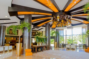 Lobby - Villa De Palmer Cancun Spacious Modern 4628 Sq Ft 3-bed/4 bath Ocean Front suite (Cancún)