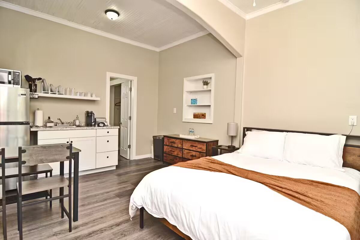 Cozy Studio Apt #5 By Bike Trail & Historic Downtown Winter Garden - Winter Garden