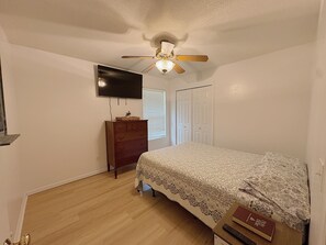 3 quartos, ferros/tábuas de passar roupa, Wi-Fi, roupa de cama