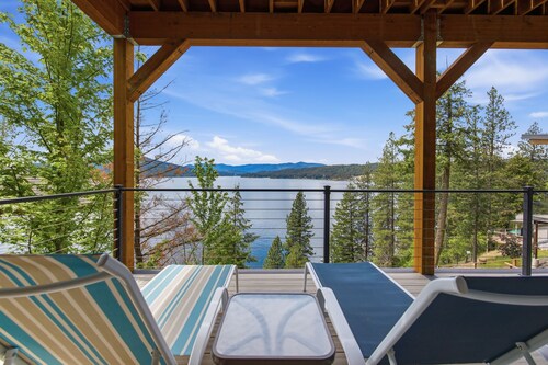 Waterfront Escape with Hot Tub & Epic Sunset Views