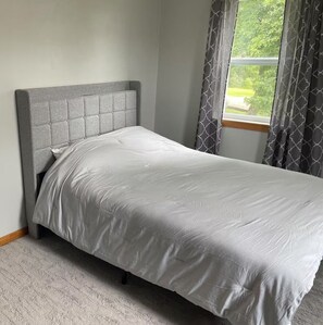 3 slaapkamers, een bureau, een strijkplank/strijkijzer, gratis wifi