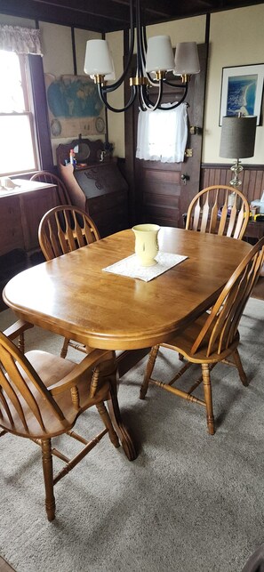 Dining - Quintessential Ocean Park Beach Cottage (Old Orchard Beach)