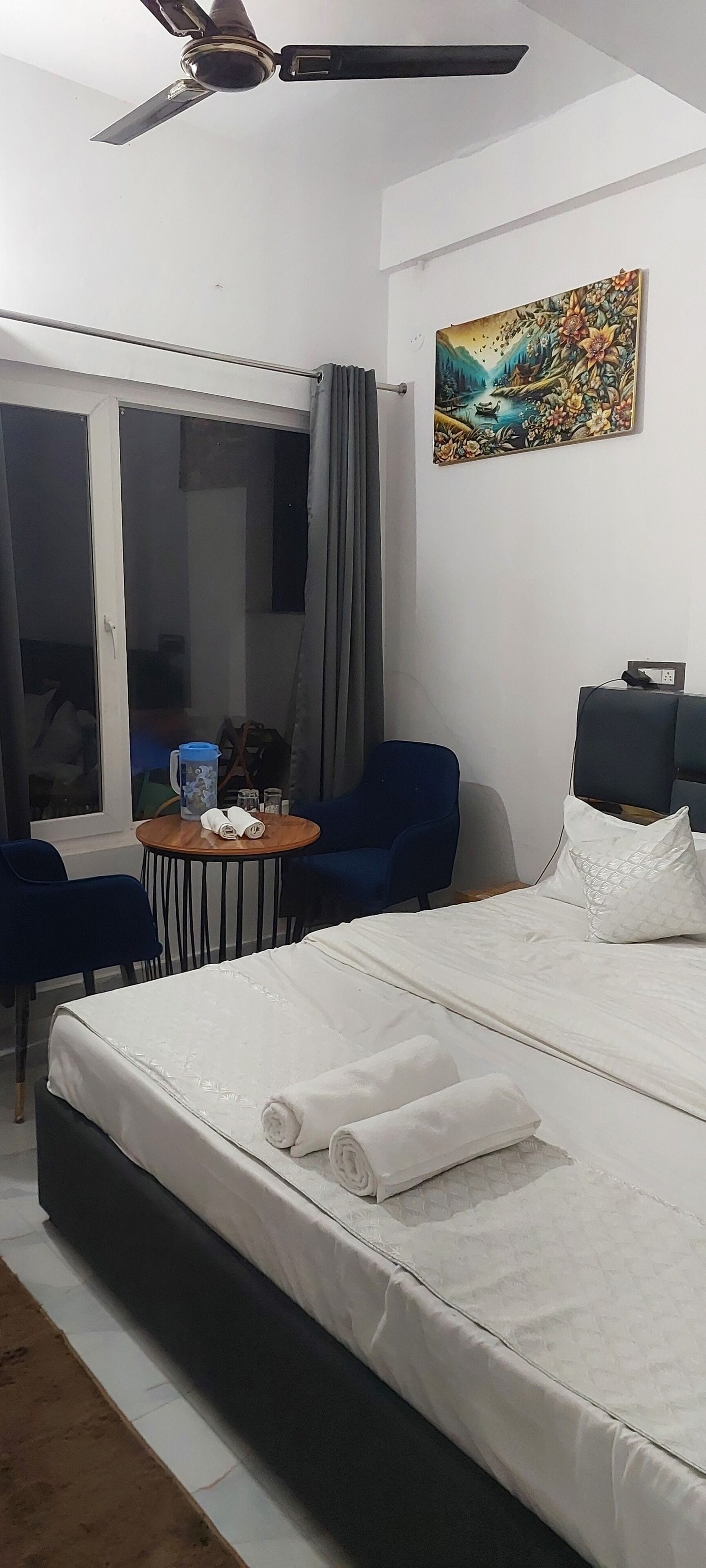 Comfort Double Room, Balcony, Mountain View | Meja, ruang kerja komputer riba, Wi-fi percuma 