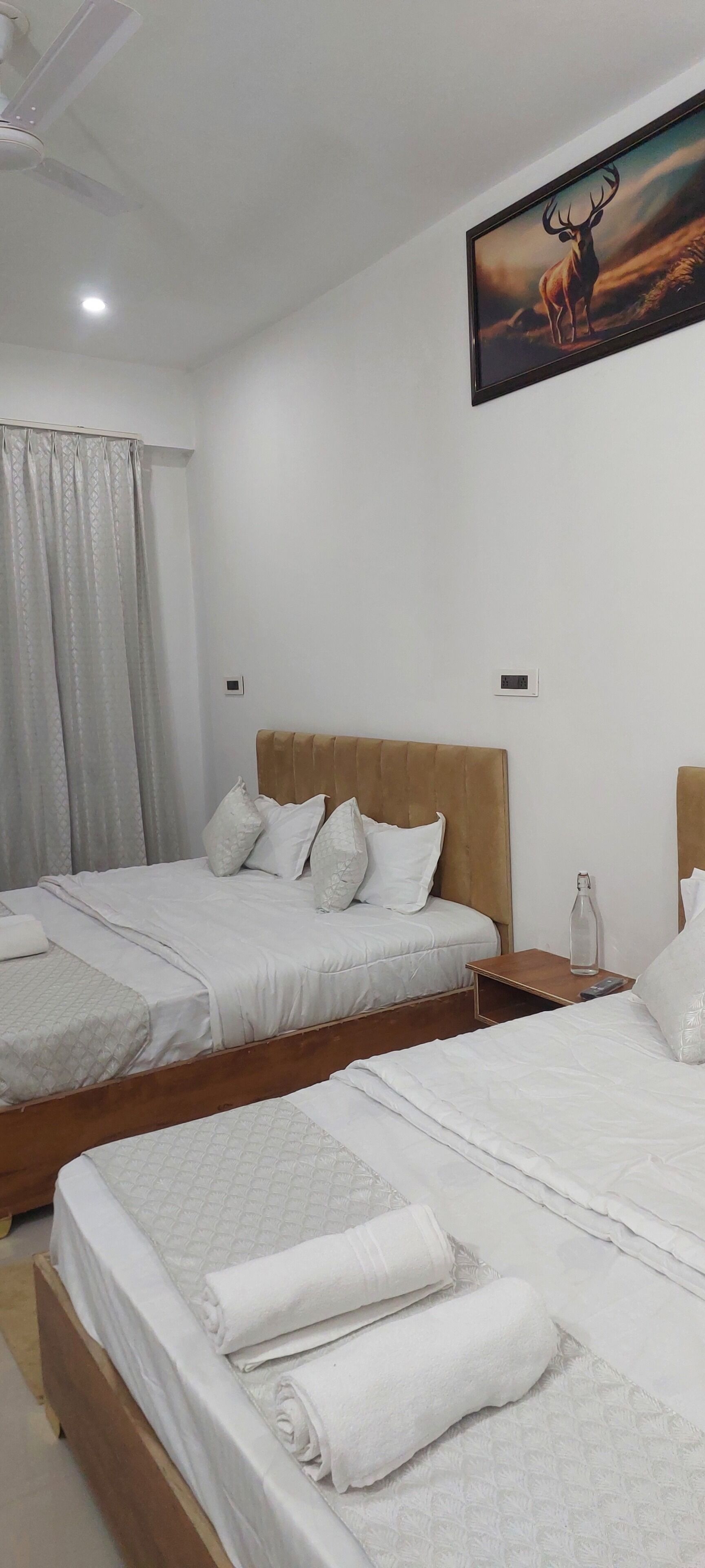 家庭四人房, 山景 | 办公桌、笔记本电脑工作区、免费 WiFi