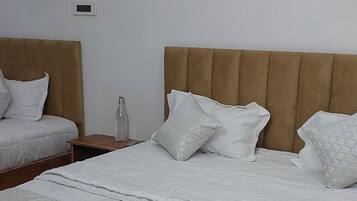 Kamar Quadruple Keluarga, pemandangan gunung | Meja kerja, ruang kerja ramah laptop, dan Wi-Fi gratis