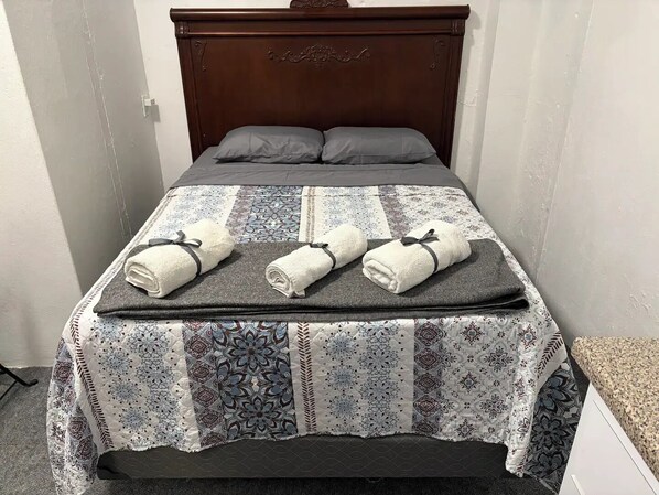 1 bedroom, iron/ironing board, WiFi, bed sheets