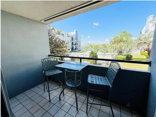 Waterfront retreat 2-bedroom condo in adorable Slidell with gym,and lake access.