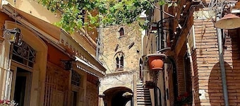 caty house