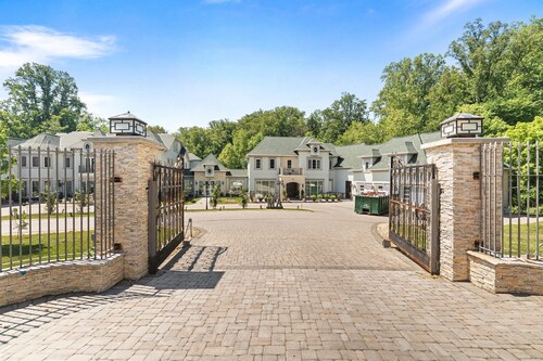 McLean Estate | 7BD | BBQ-Parking-Luxury Theater