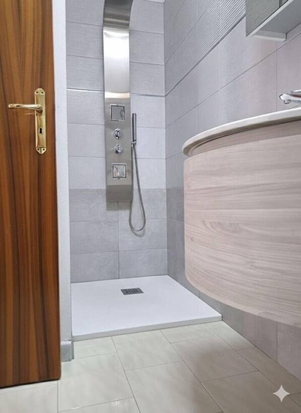 Bathroom - Vrbo Property (Muro Lucano)