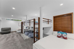 4 slaapkamers, reisbedje, wifi, beddengoed