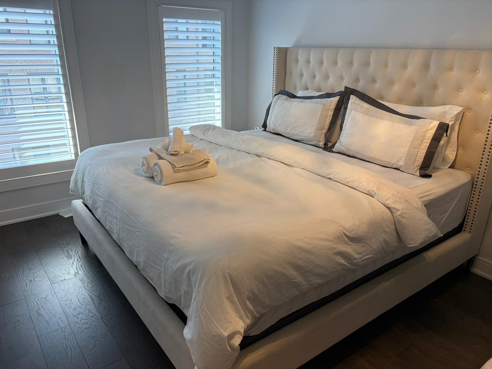 5 chambres, fer et planche à repasser, Wi-Fi gratuit, draps fournis
